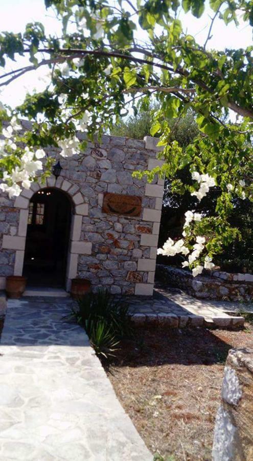 Charouda Stone Tower Lejlighed Pírgos Dhiroú Eksteriør billede